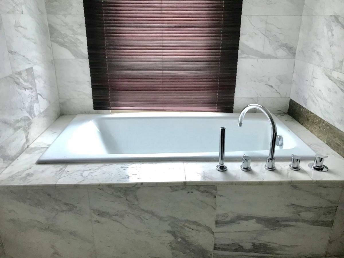 The Peak Residence At Sudirman - 3 Bedroom Exclusive Private Apartment Jakarta Eksteriør bilde